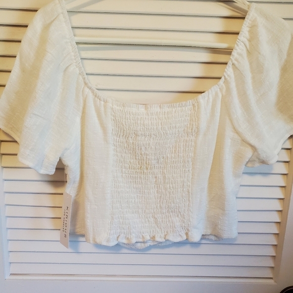 Kurious Los Angeles White Crop Top NWT - Picture 2 of 3